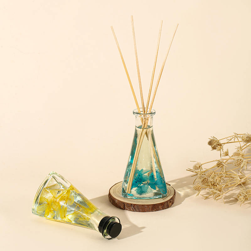 Driehoekige fles met gedroogde bloemen, geen vuur, aromatherapie-rietverspreider voor binnen