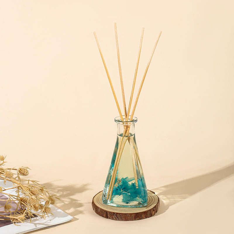 Driehoekige fles met gedroogde bloemen, geen vuur, aromatherapie-rietverspreider voor binnen