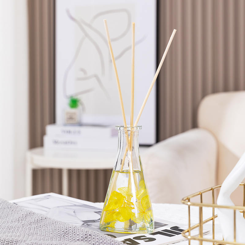 Driehoekige fles met gedroogde bloemen, geen vuur, aromatherapie-rietverspreider voor binnen