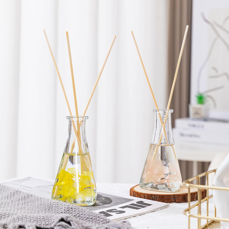 Driehoekige fles met gedroogde bloemen, geen vuur, aromatherapie-rietverspreider voor binnen