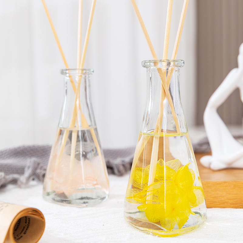 Driehoekige fles met gedroogde bloemen, geen vuur, aromatherapie-rietverspreider voor binnen