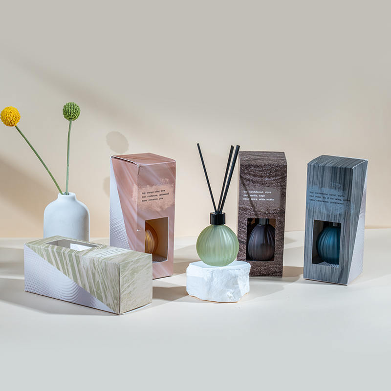 Kleine glazen bol met verticale strepen, verdampingsfles, rietverspreider, fabrikant van rietverspreiders voor thuisgeur