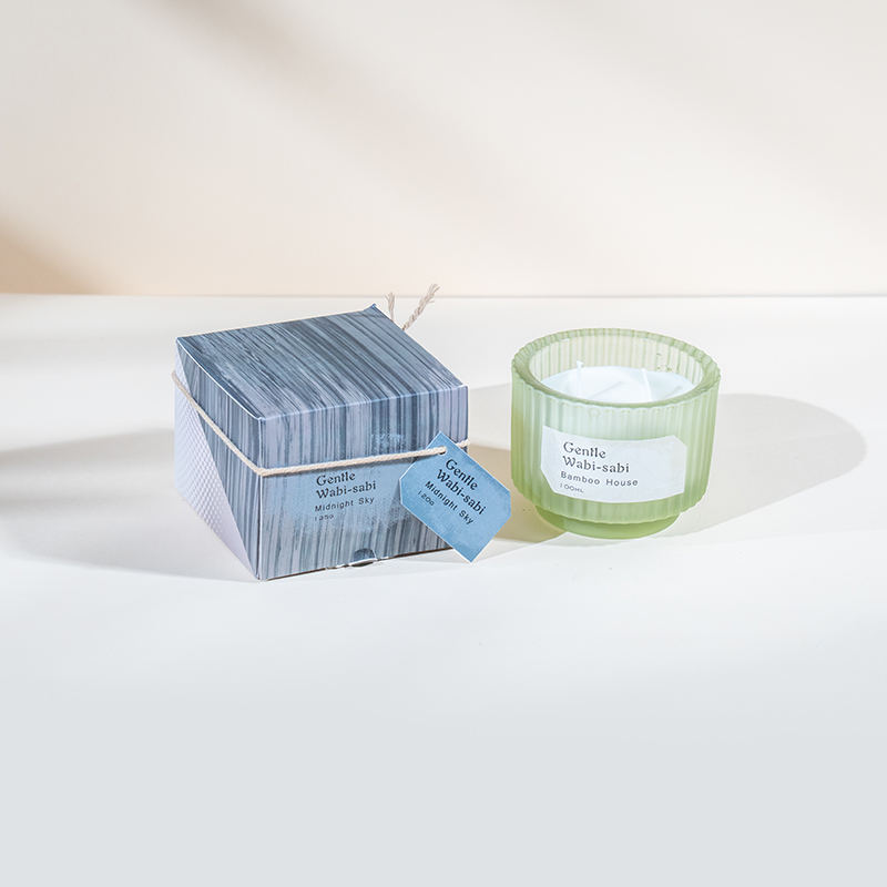 Ronde glazen kaarsenbeker met verticale strepen geurkaarsen-eco sojawaskaarsenverkoper