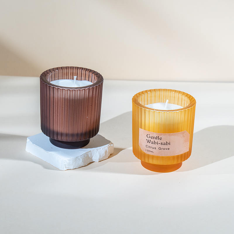 Ronde glazen kaarsenbeker met verticale strepen geurkaarsen-eco sojawaskaarsenverkoper