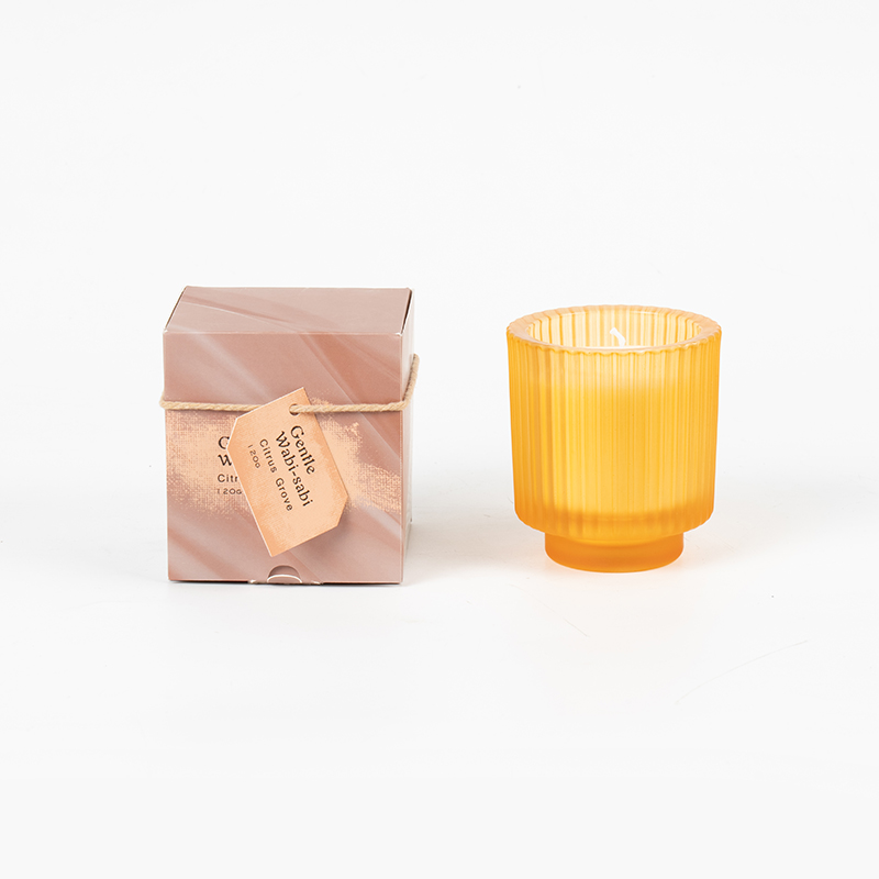 Ronde glazen kaarsenbeker met verticale strepen geurkaarsen-eco sojawaskaarsenverkoper